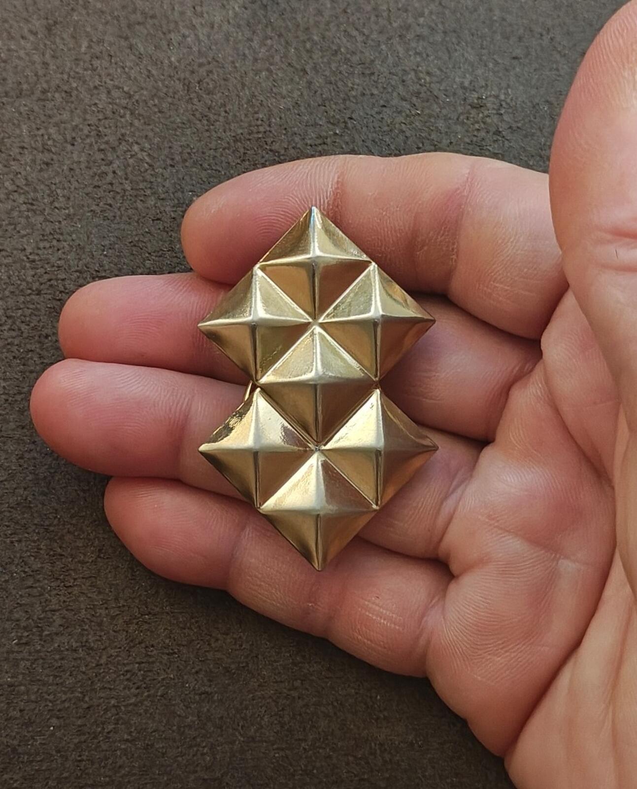 1950s Gold Tone Scarf Clip Featuring a Distinctive Geometric Pyramidic Design