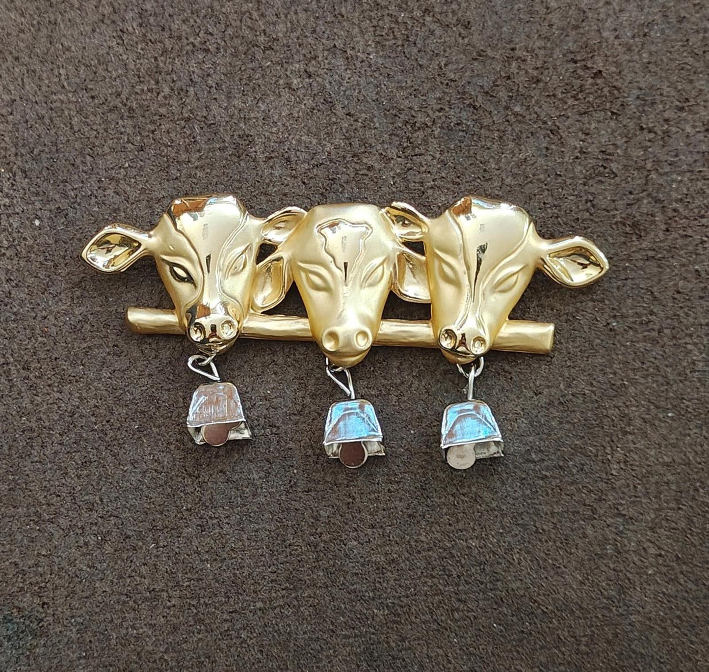 1980s Signed AJC Three Cow Head With Dangling Silver Tone Bells Brooch