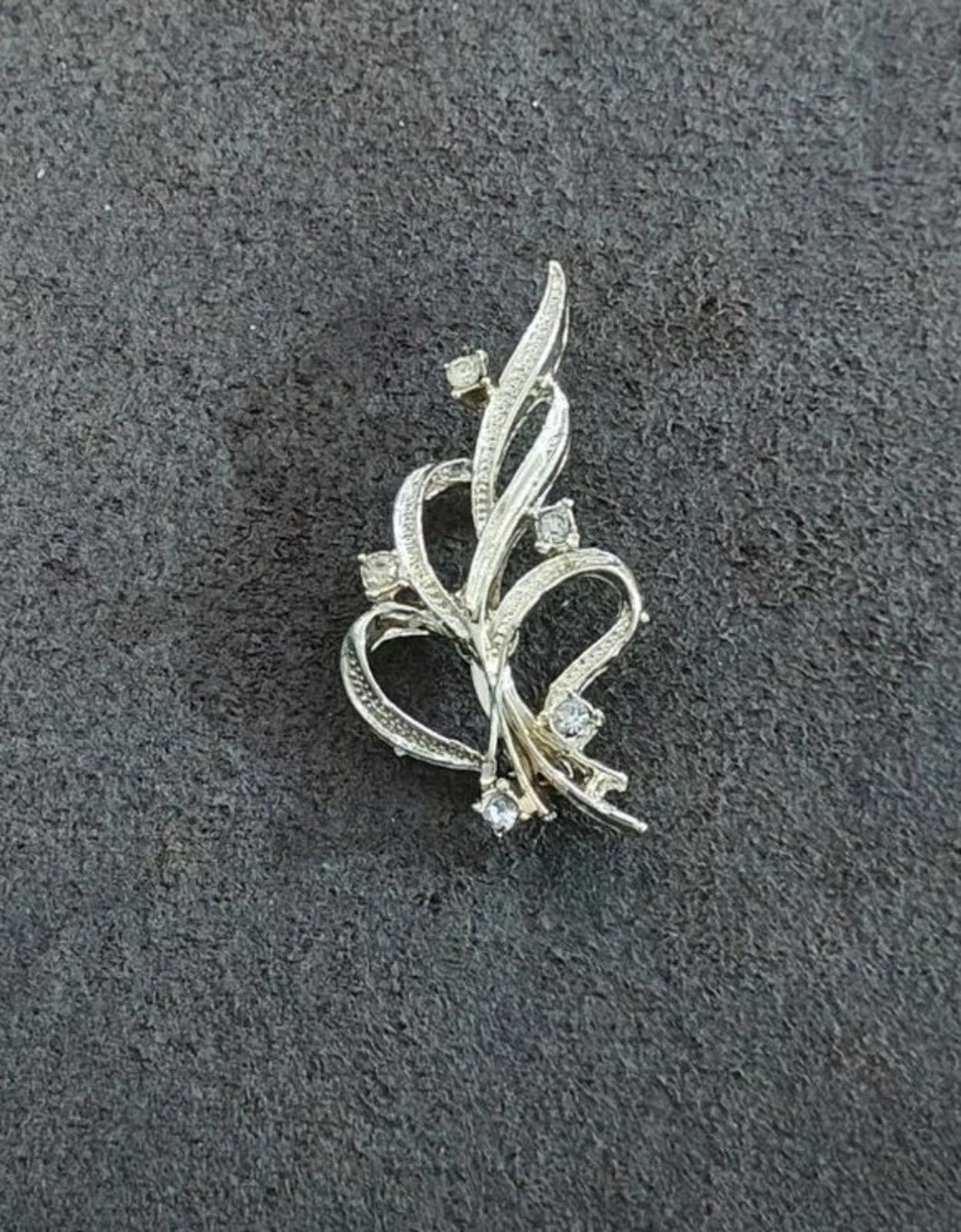 1980s Gerry's Art Nouveau Style Gold Tone Ribbon Brooch Pin