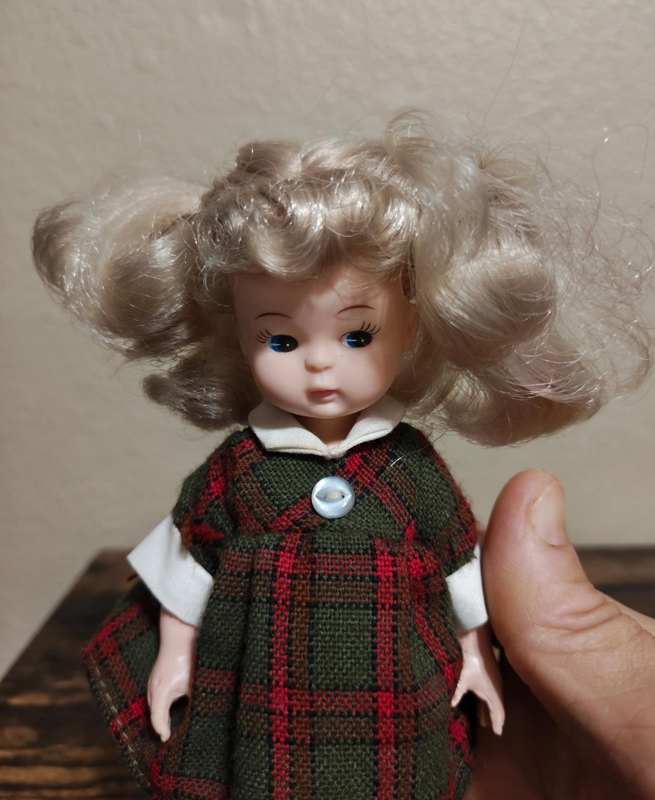 1981 Vintage Playmates Billie Tiara Doll Made In Hong Kong