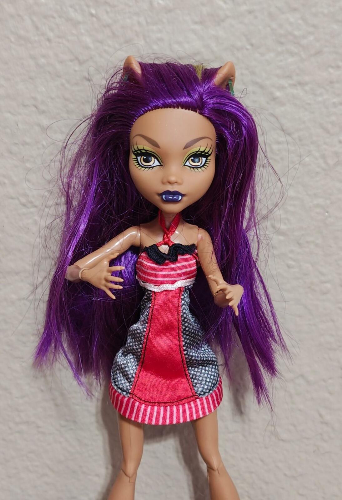 2008 Monster High Clawdeen  With Red Outfit & Black Shoes.