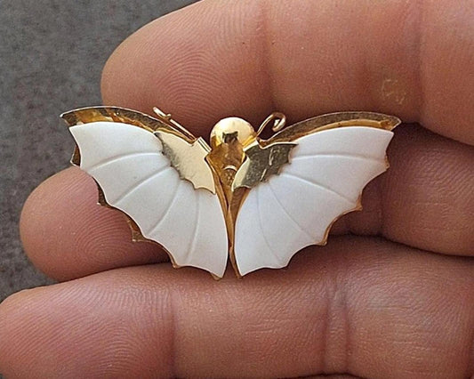 1980’s Seashell Gold Tone Butterfly Pin Brooch