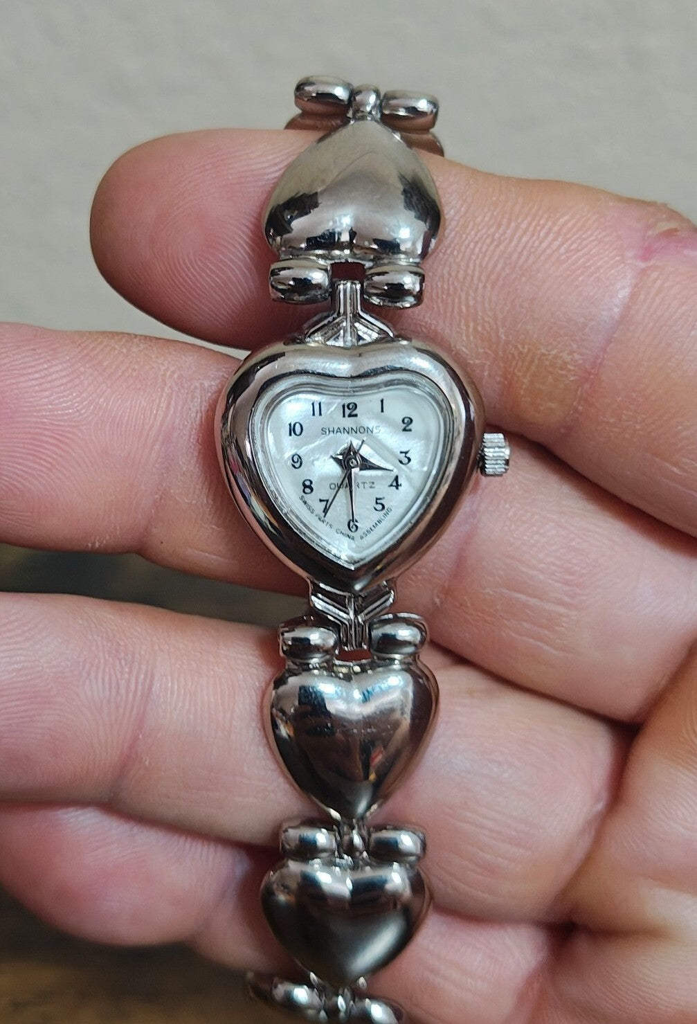 1990s Shannons Heart-Shaped Silver Tone Link Bracelet Statement Ladies Watch