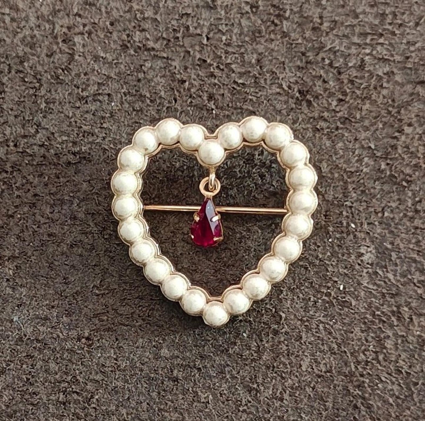 1984 Avon Faux Pearls Heart With a Red Teardrop Shaped Rhinestone Brooch