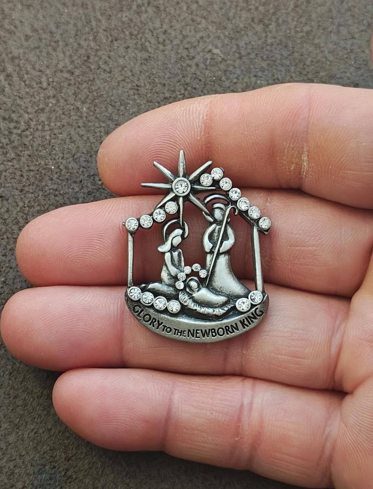 1980s Camco Glory to the Newborn King Pewter With Rhinestones Nativity Brooch