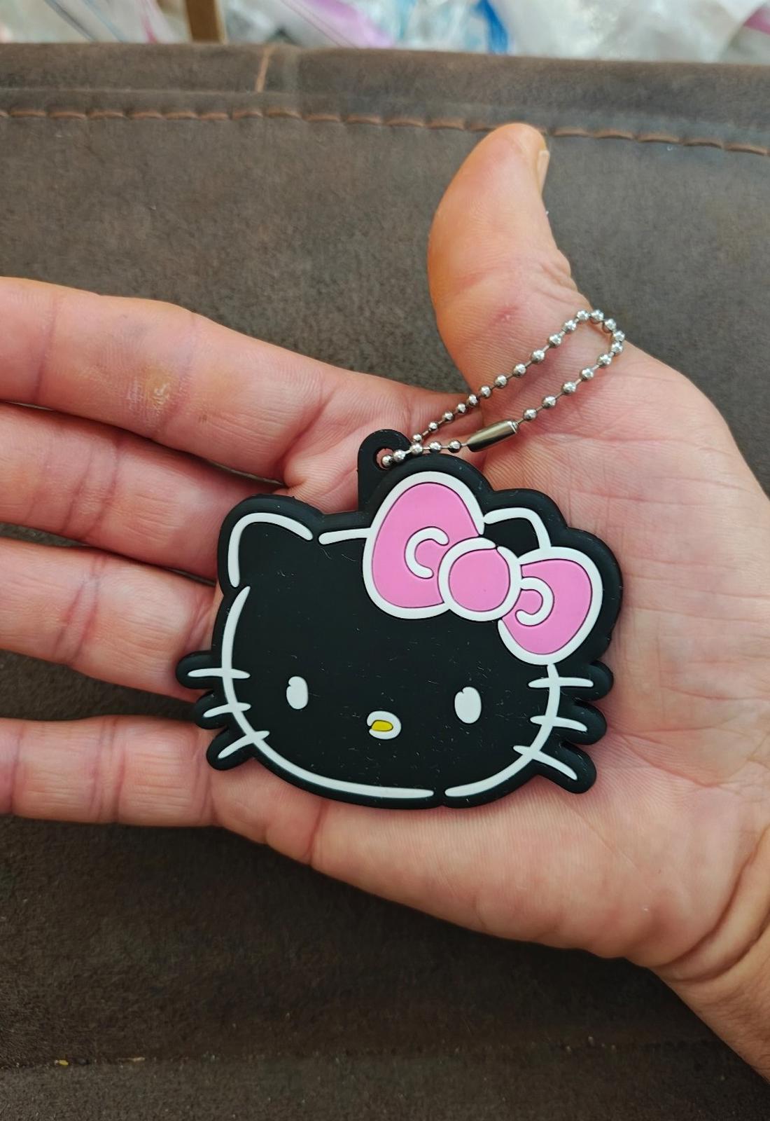 2023 Hello Kitty 3D Embossed Rubber Keychain In Great Condition