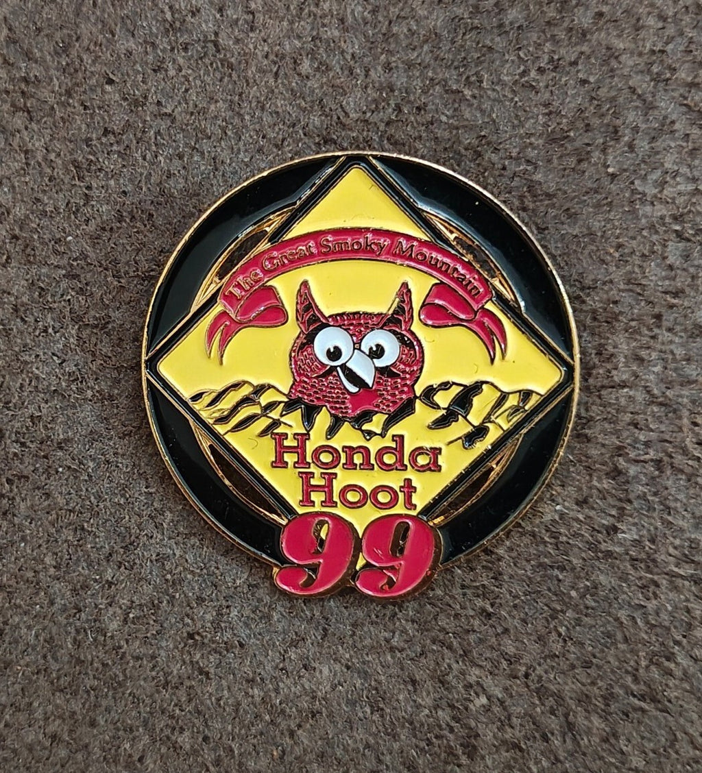 1999 The Great Smoky Mountains 1999 Honda Hoot Event Gold Tone Pin.