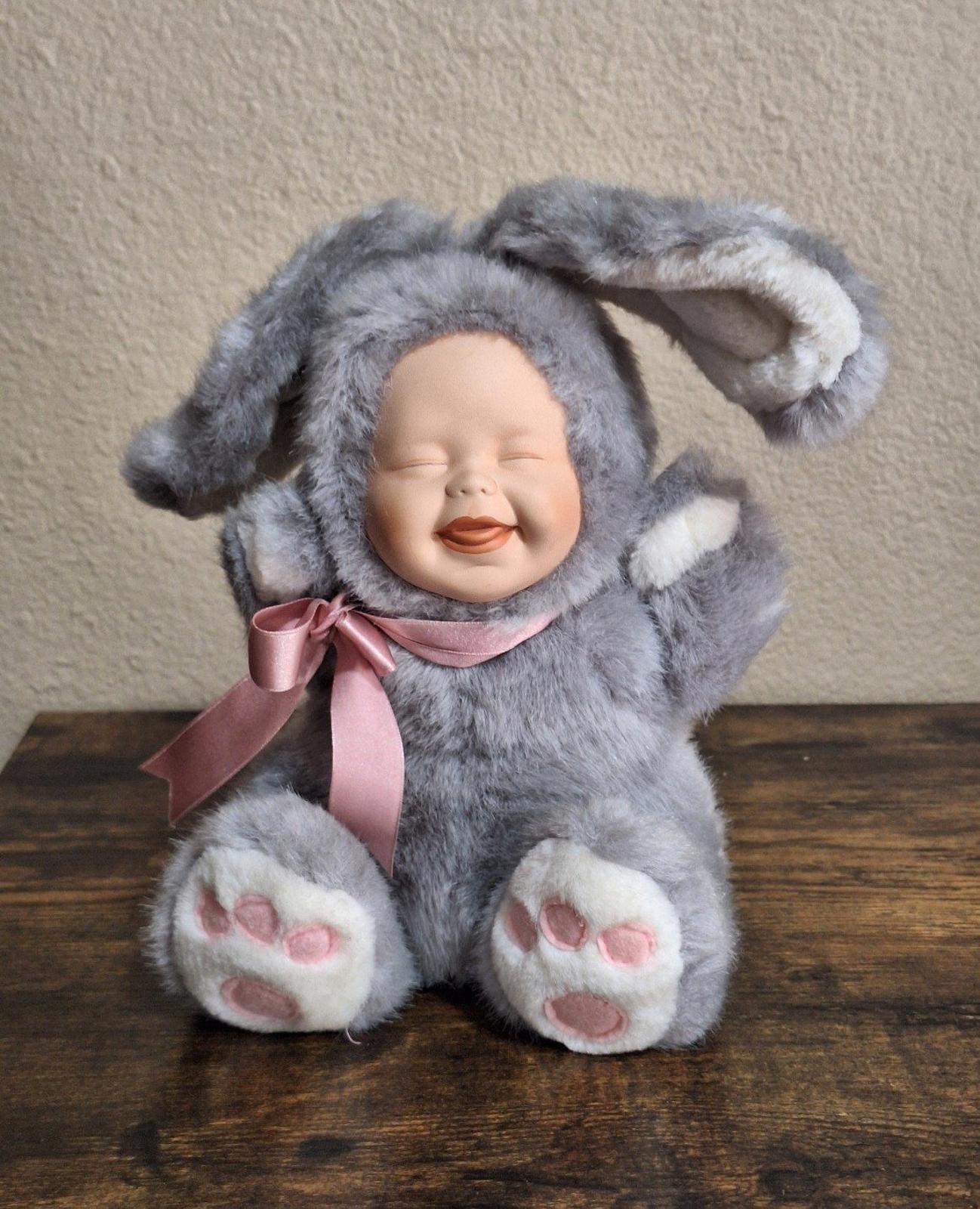 Cute Vintage 2001 Cuddle Kids Geppeddo Baily Bunny Rabbit Porcelain Face Plush.