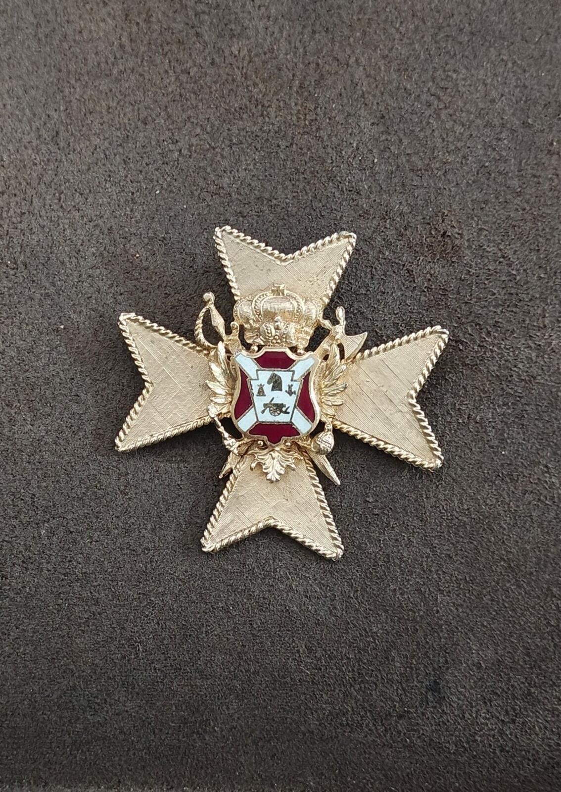 1950s Rare Coro Gold Tone With Red & White Enamel Heraldic Shield Brooch