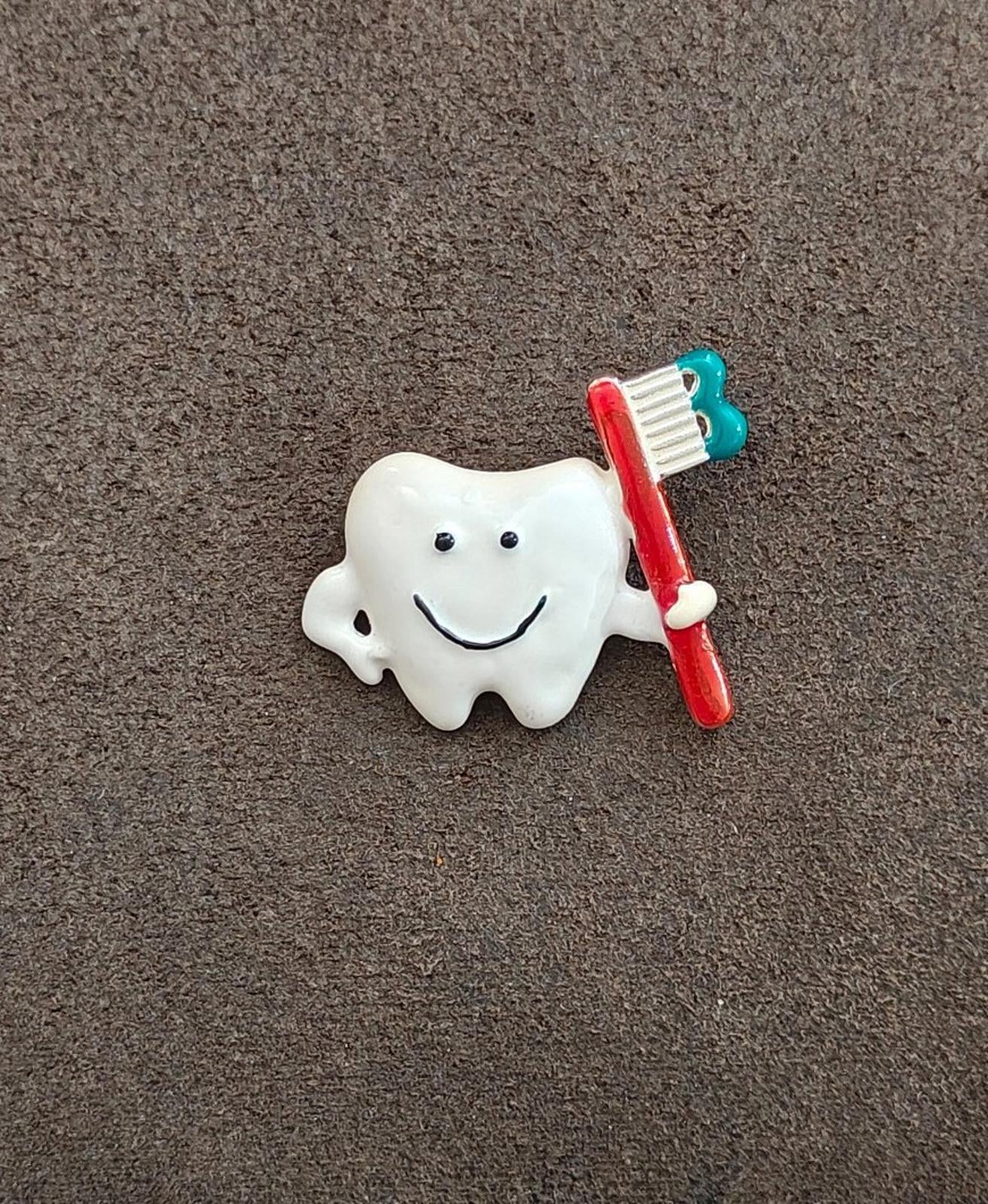 1980s Rare Danecraft Happy Tooth Holding a Toothbrush Silver Tone Enamel Pin