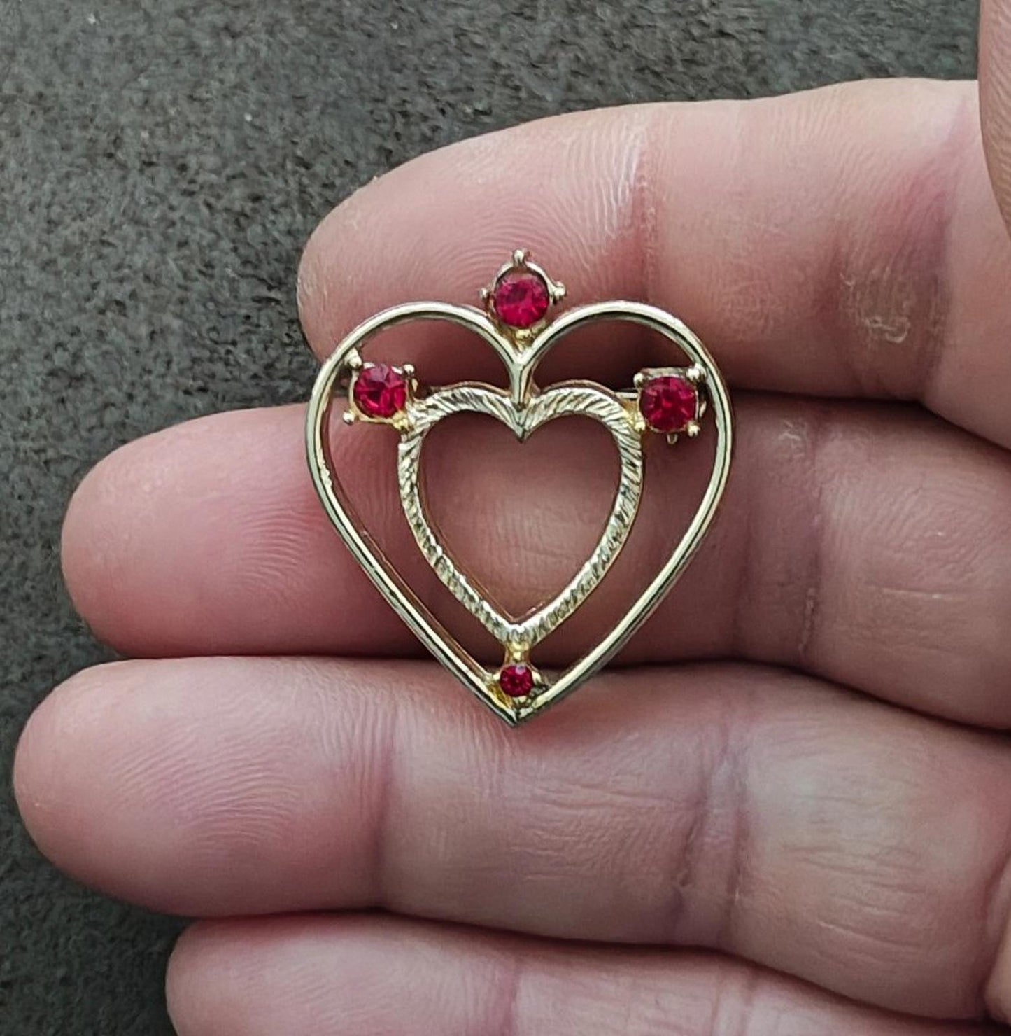 1980s Gold Tone With Red Rhinestones Heart Shaped Brooch Pin