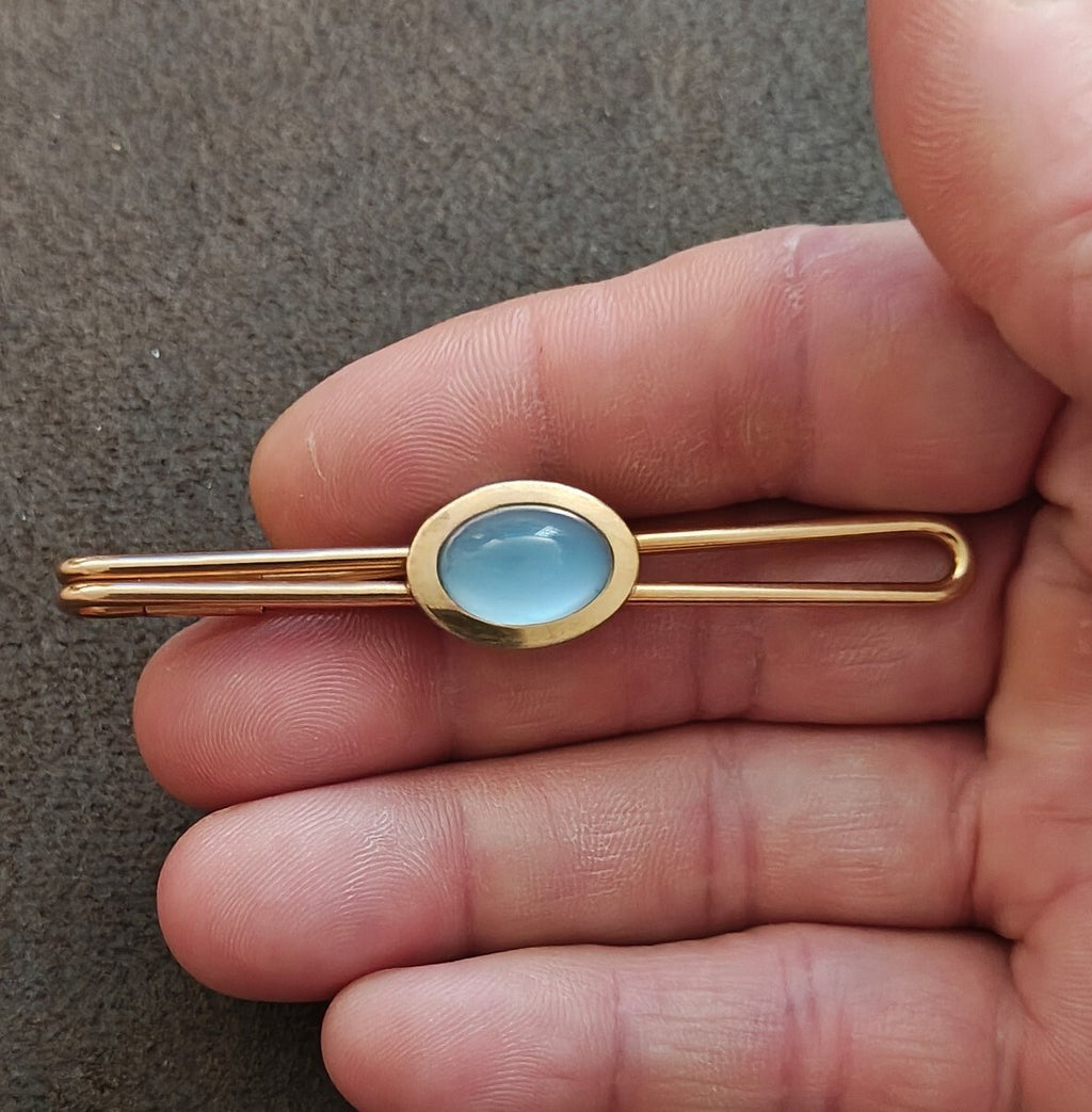 1950s Oval Blue Cabochon Gold Tone Wire Loop Tie Bar/Tie Clip