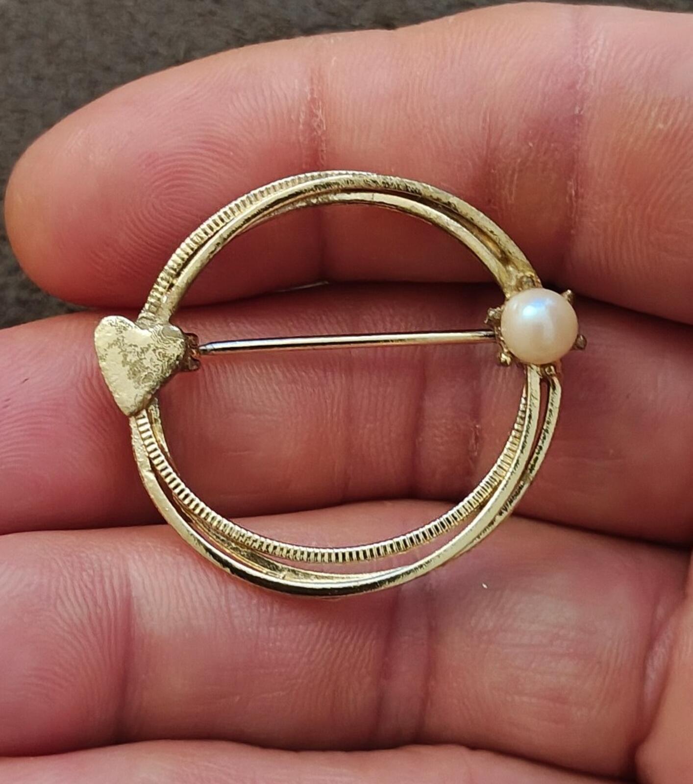 1950s/60s Gold Tone Eternity Circle Brooch