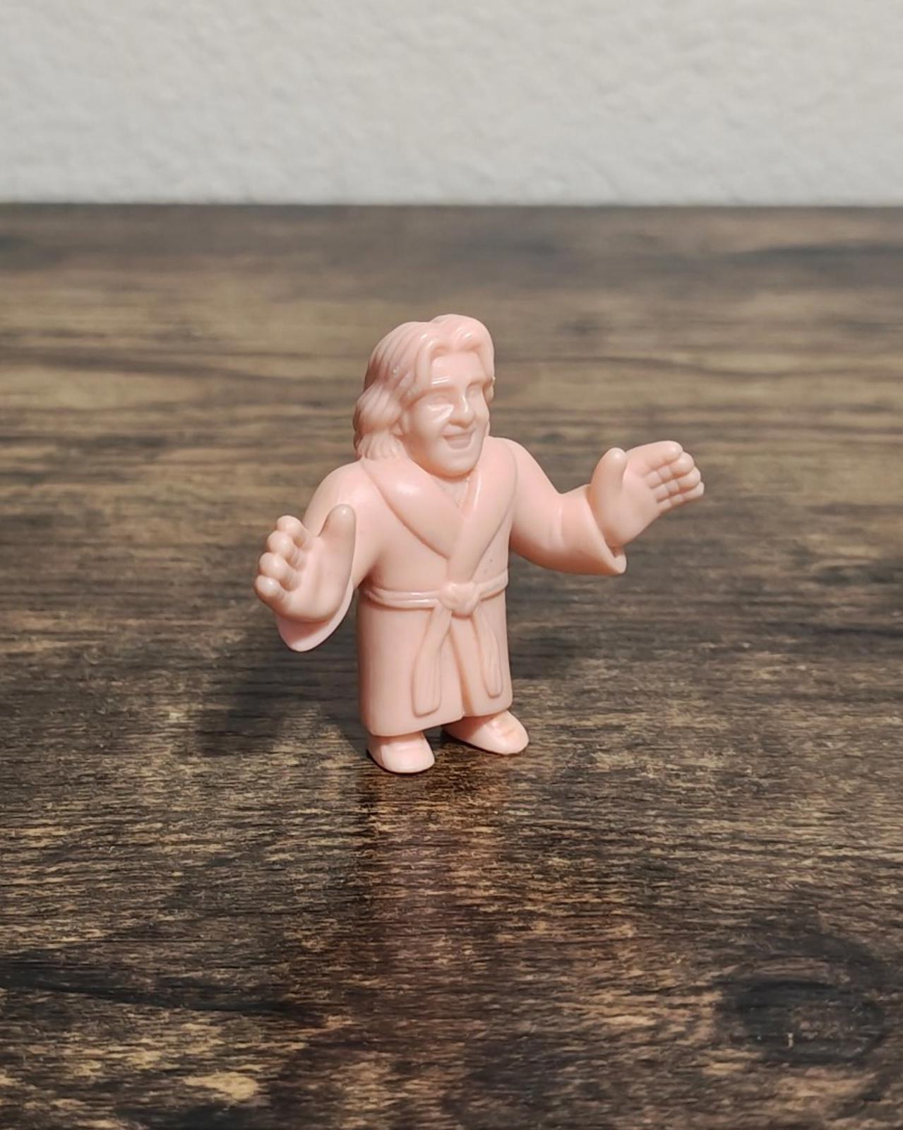 2017 Mattel WWE M.U.S.C.L.E. Ric Flair Wearing a Bathrobe Plastic Minfigure
