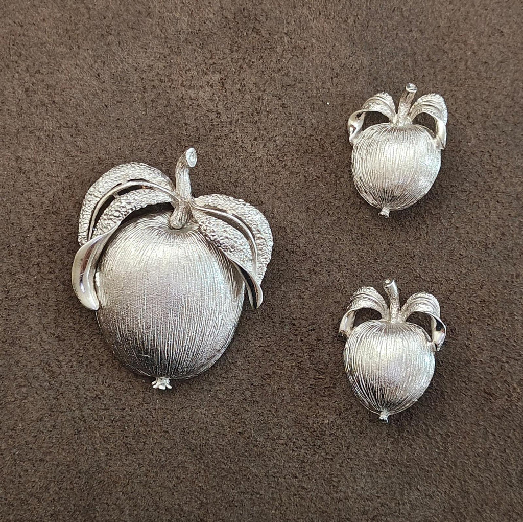 1961 Vintage Sarah Coventry ADAM'S DELIGHT Apple Brooch Pin and Earrings Set