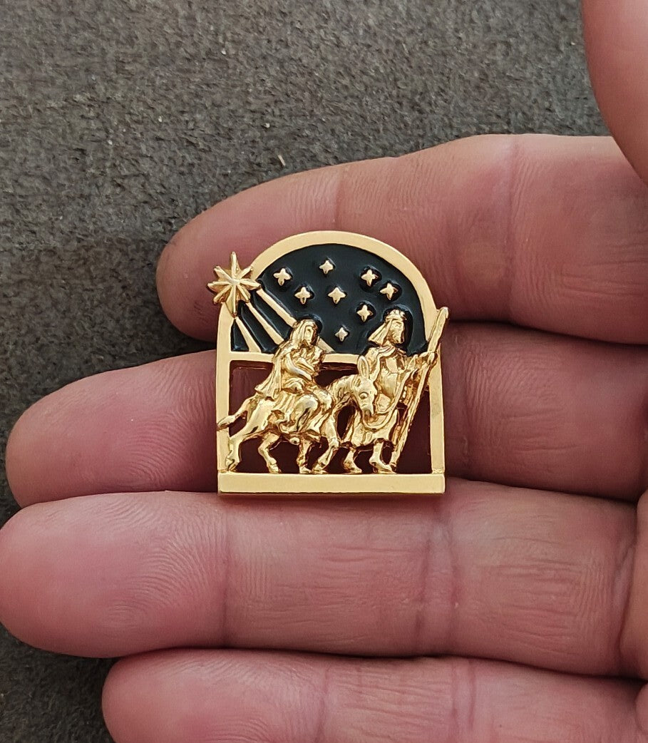 1994 Avon "Holy Family" Nativity Christmas Gold Tone & Dark Blue Enamel Pin