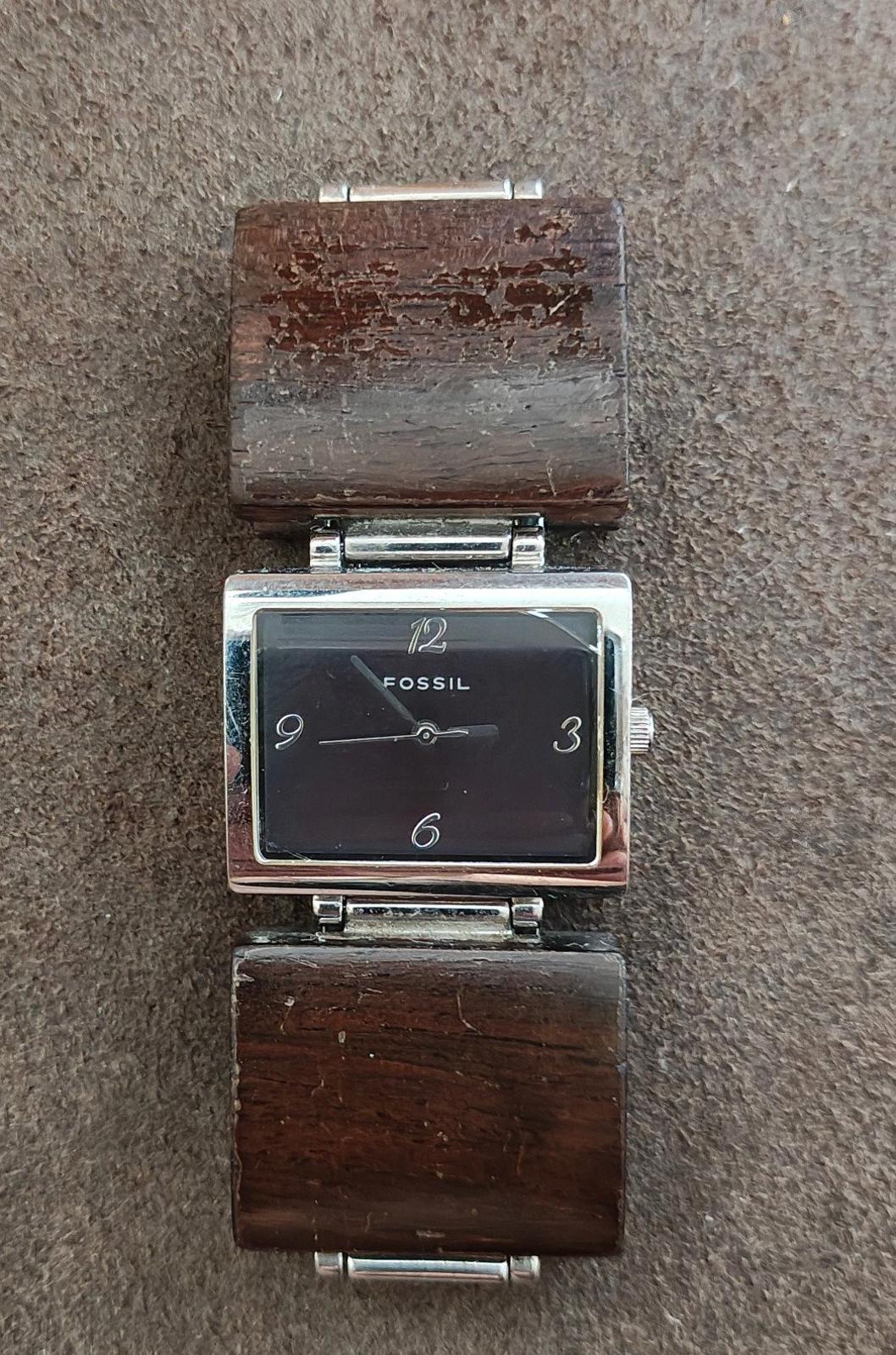 Elegant Silver Tone Wooden Band ES-1540 Ladies Fossil Watch