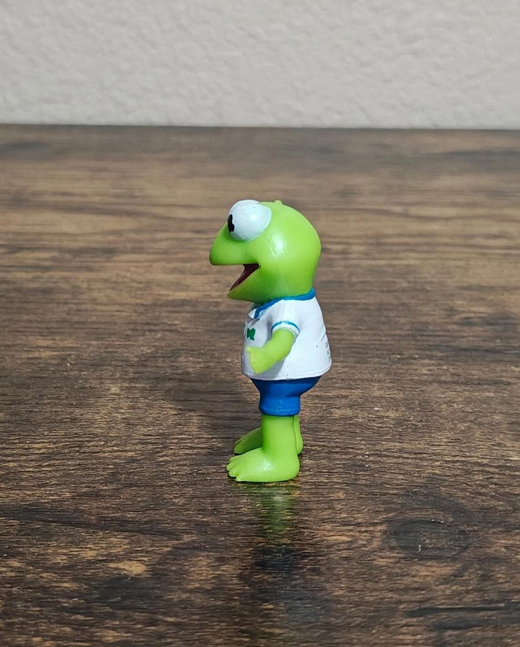 Disney Junior Muppet Babies Kermit The Frog 2" Collectible Figurine