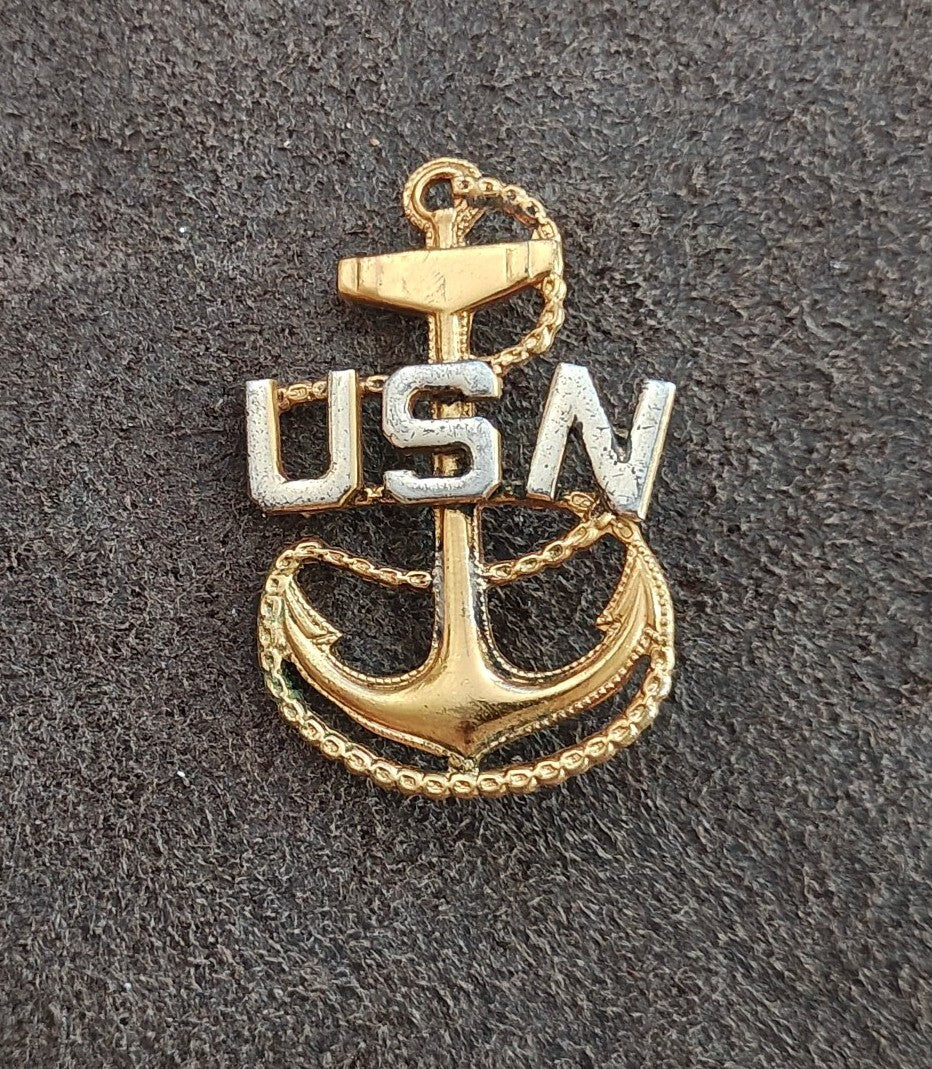 40s WW2 United States Navy Chief Petty Officer (CPO) Fouled Anchor Pin