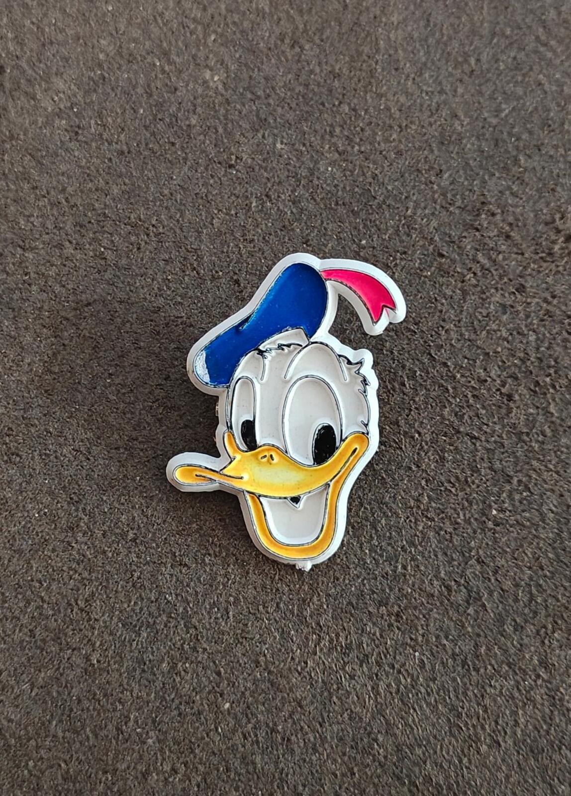 1970s/80s Rare Walt Disney Productions Donald Duck Plastic Pin