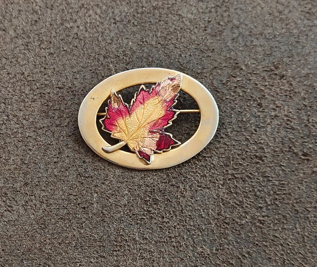 1950s/60s Gold Tone Enamel Maple Leaf Brooch