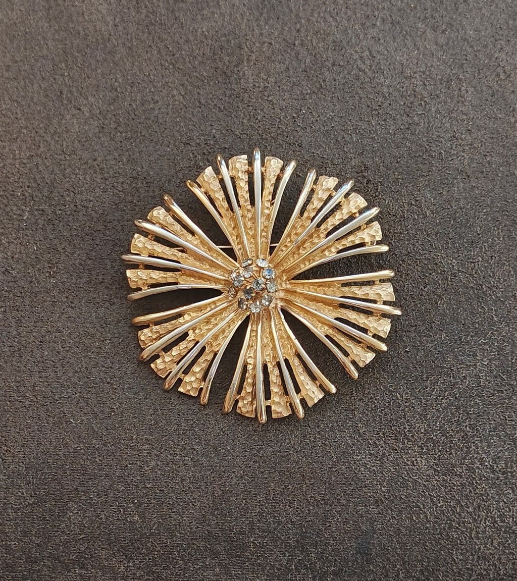 1960s Textured Gold Tone Floral Starburst Statement Brooch Pin