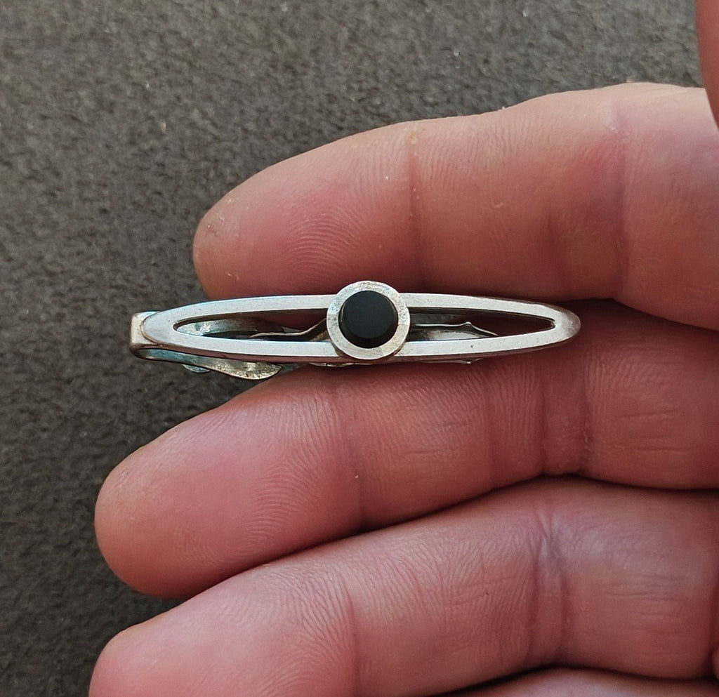 1950s/60s Swank Open Frame With a Circular Black Onyx Stone Center Tie Clip