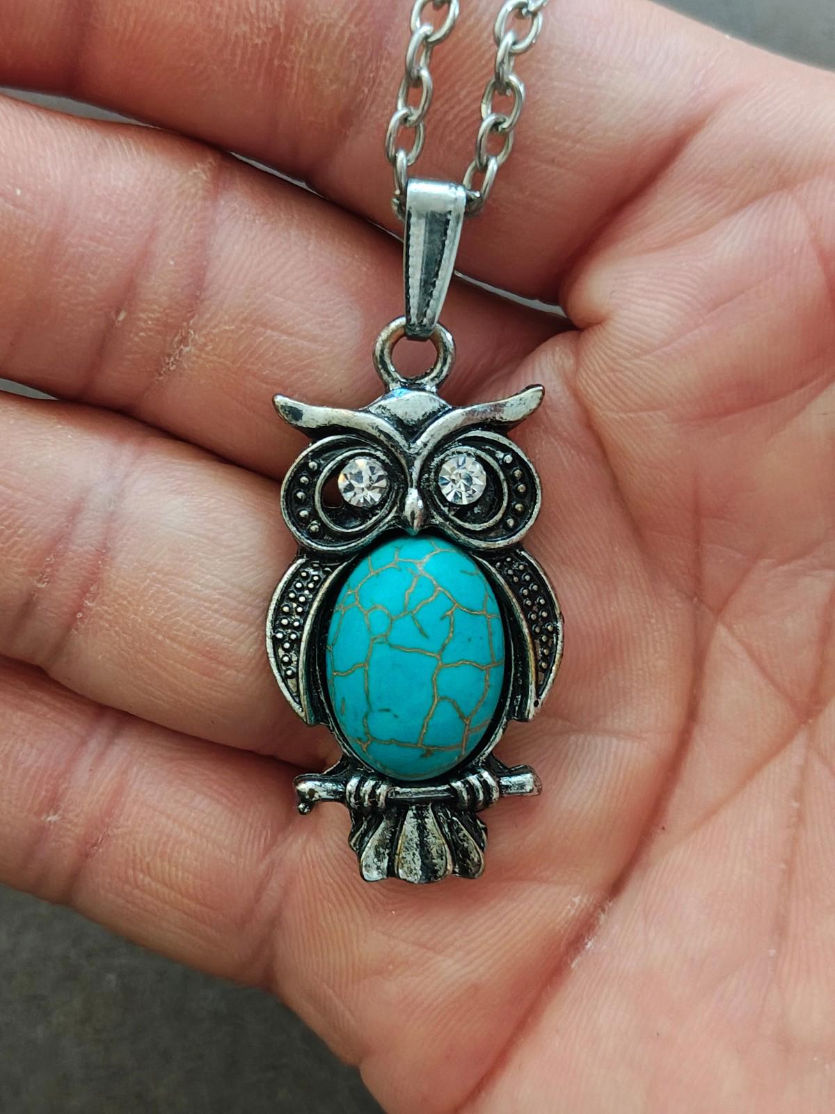 Silver Tone Faux Turquoise Stone Pendant Necklace