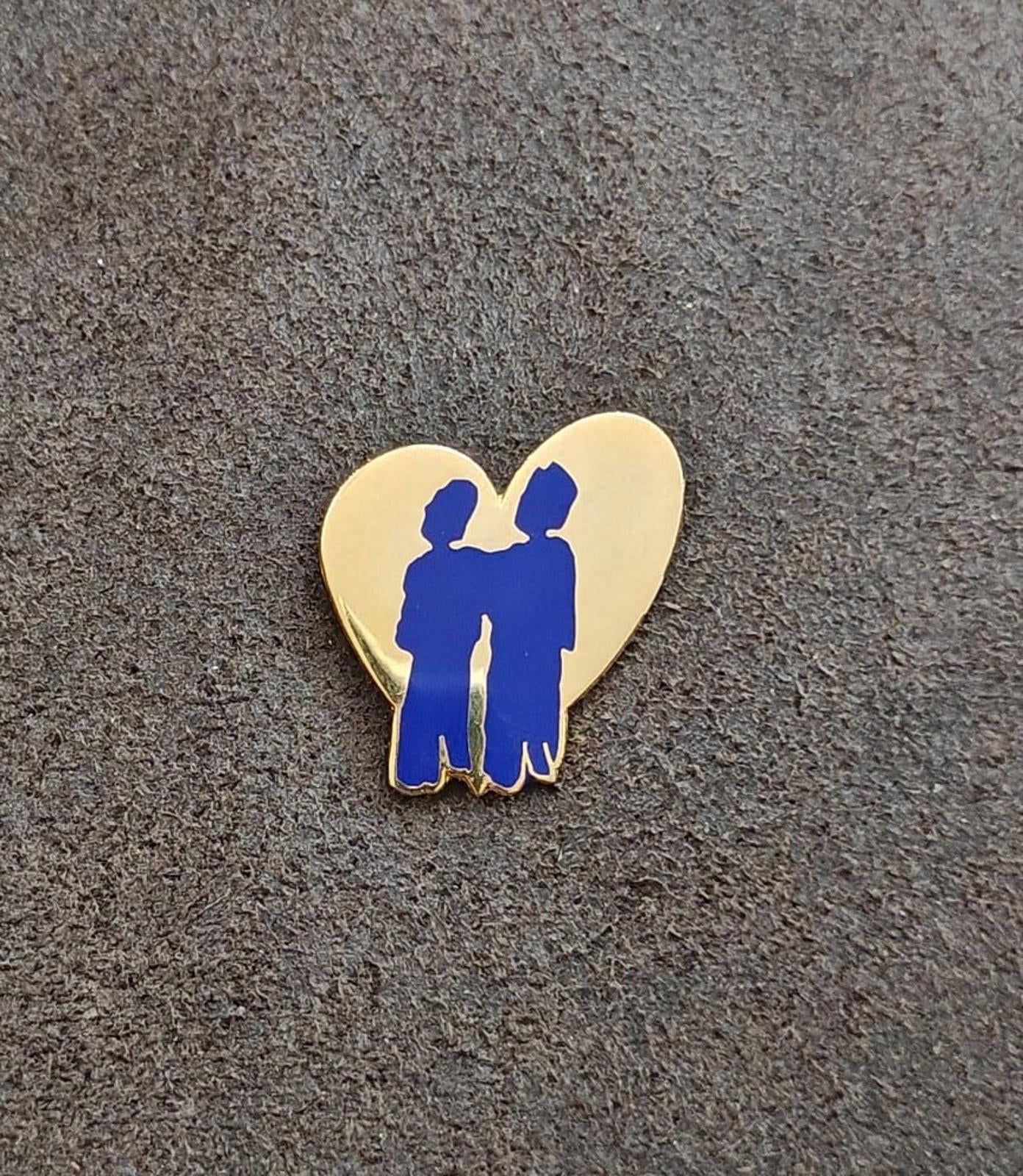 1980's Two Friends  Gold Tone Purple Enamel Heart Shaped Pin
