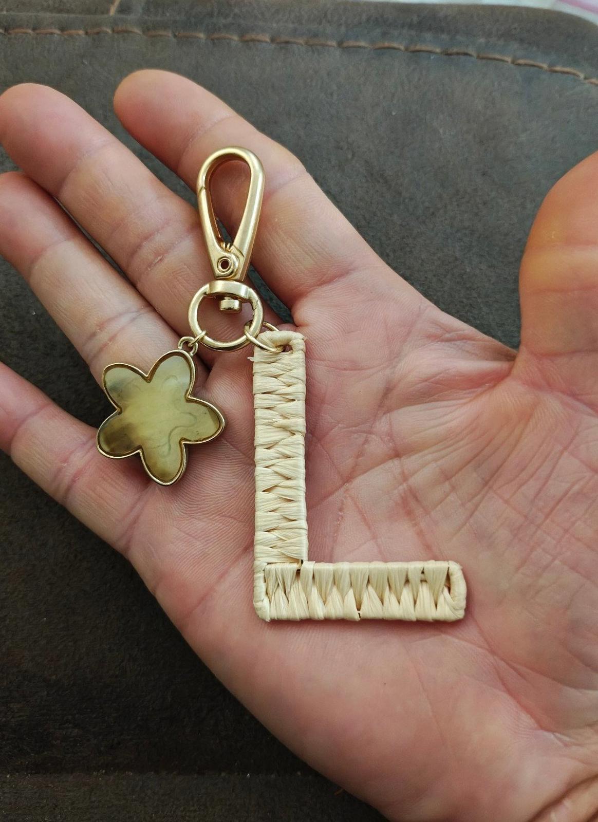 Anthropologie Monogram Letter H With Mother Of Pearl Flower Wicker Keychain