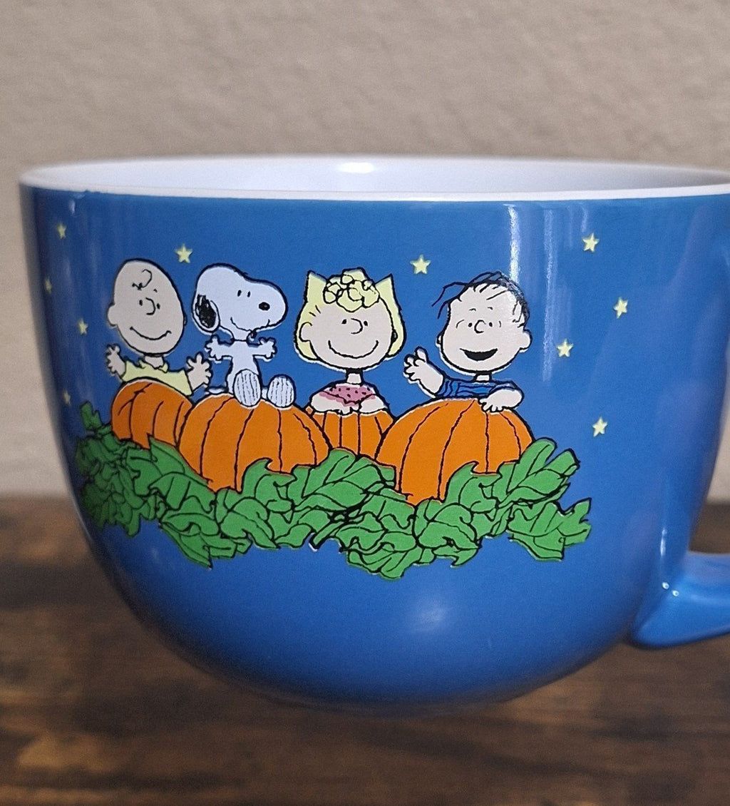 Colorful Snoopy/Peanuts Happy Halloween  Large Blue 24 oz Ceramic Soup Bowl/Mug