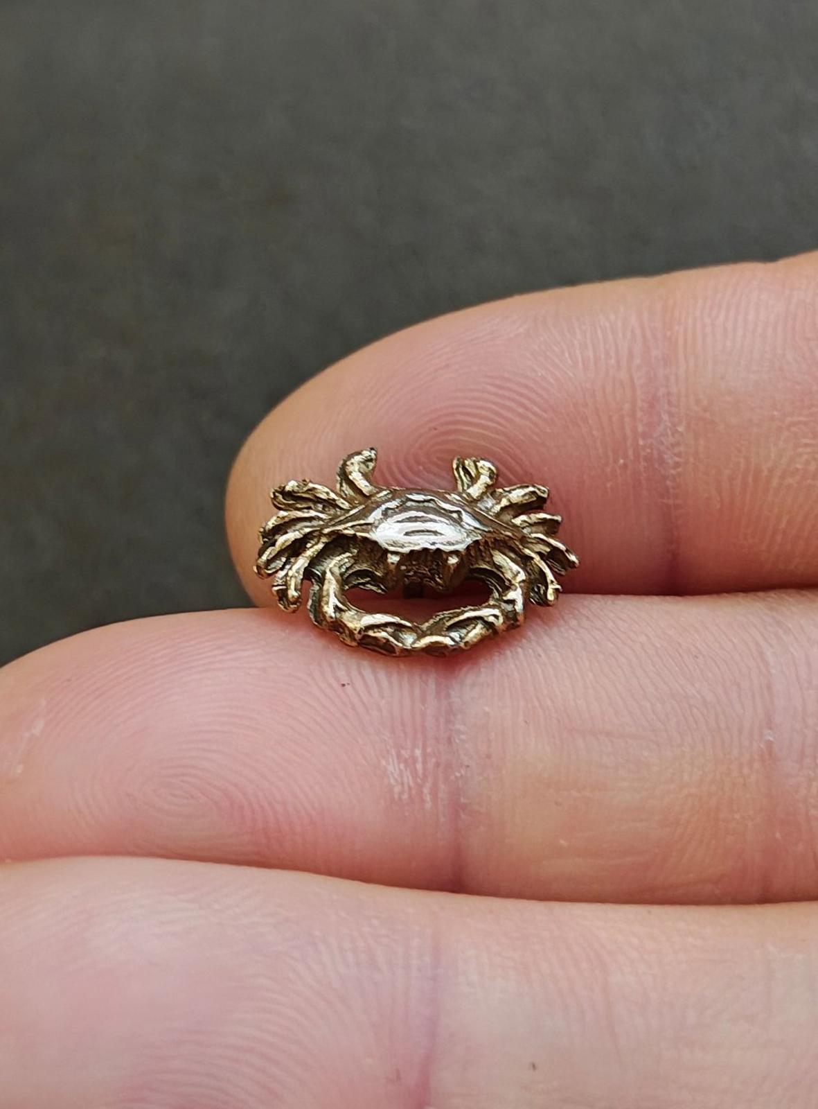 1980's Small Gold Tone Crab Pin