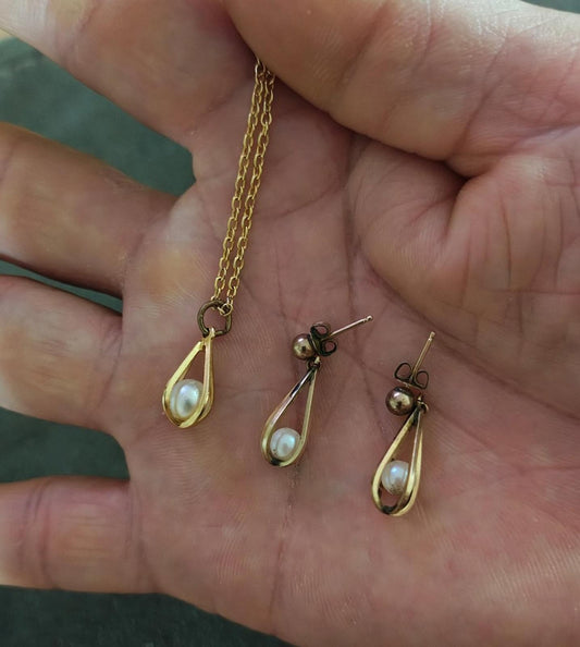 1960's Gold Tone Caged Teardrop Faux Pearls Necklace & Earrings Set