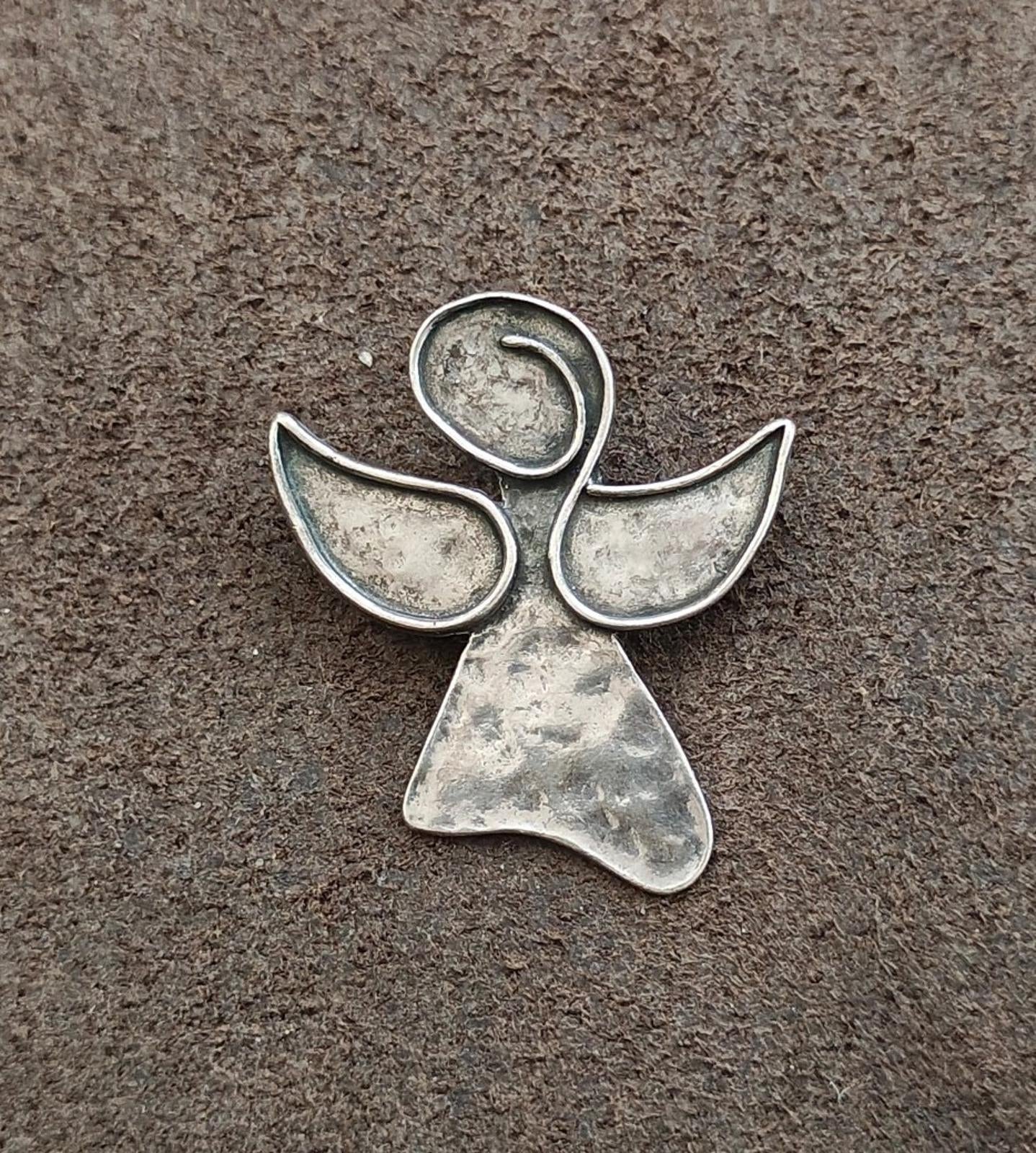 I1842 Retired Silpada Sterling Silver Angel Pin/Pendant