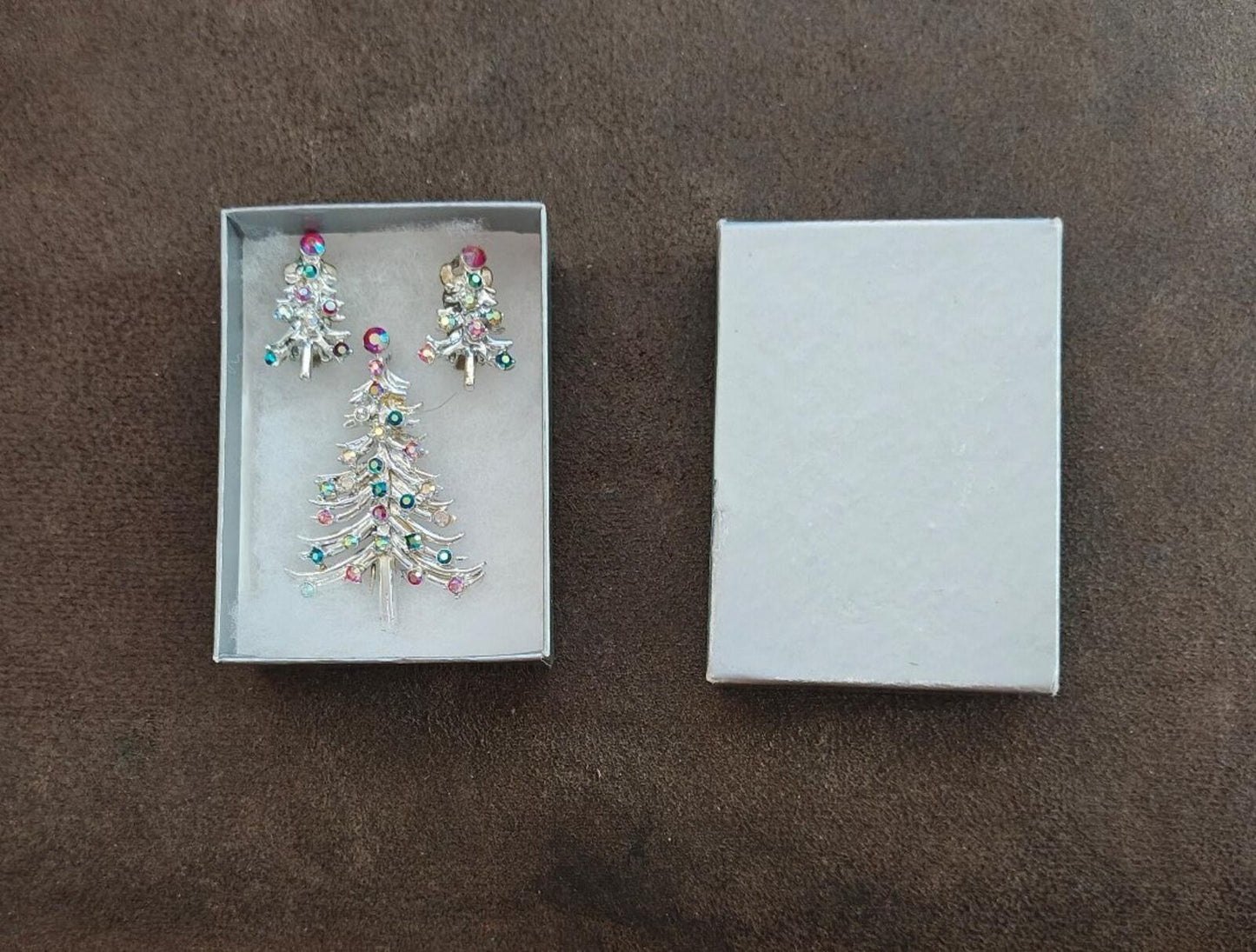 1960s Dodds Multi-Color Rhinestone Christmas Tree Brooch & Matching Earring Set
