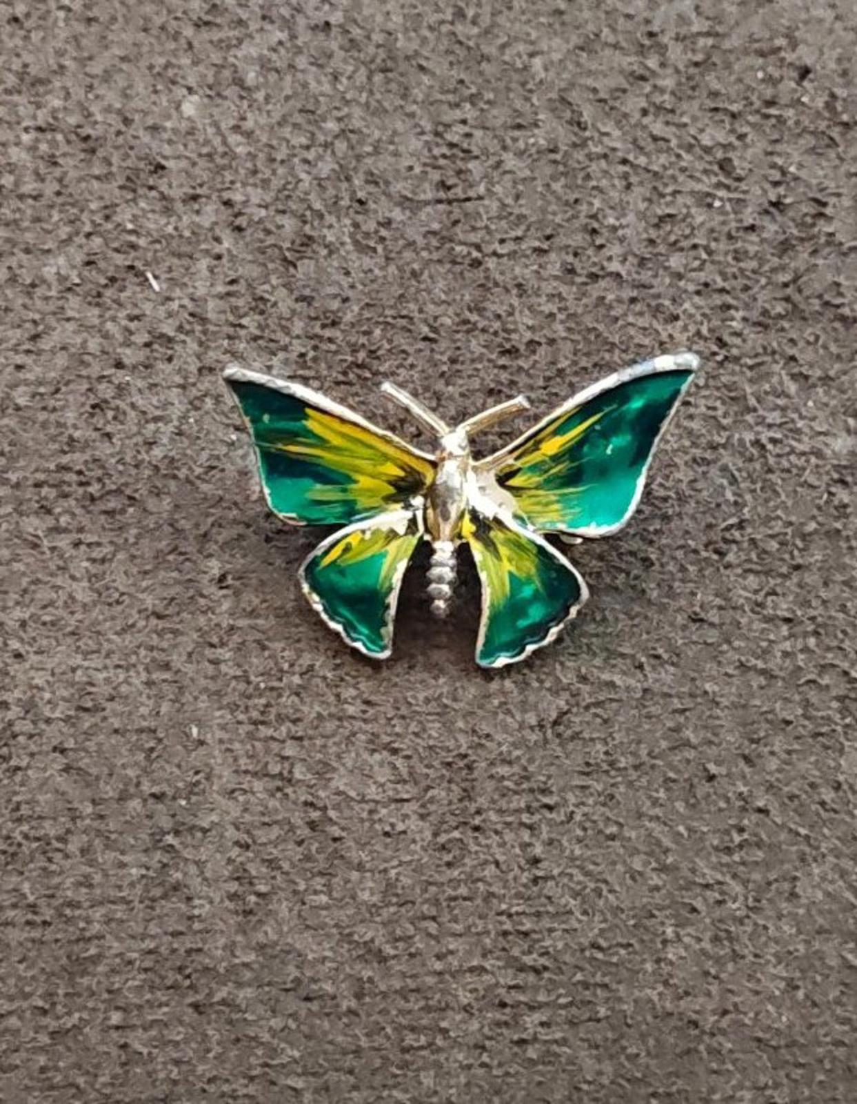 1980s Gold Tone Yellow and Green Enamel Brooch.