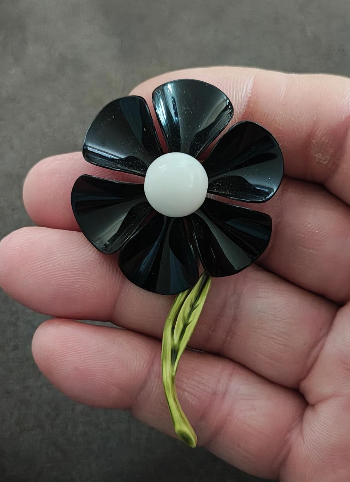 1980s Vintage Rare Flower Black and Green Enamel Metal Brooch Pin