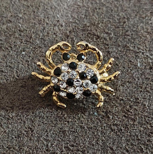 1980s Vintage Gold Tone With Sparkly Clear & Black Rhinestones/Stones Crab Pin