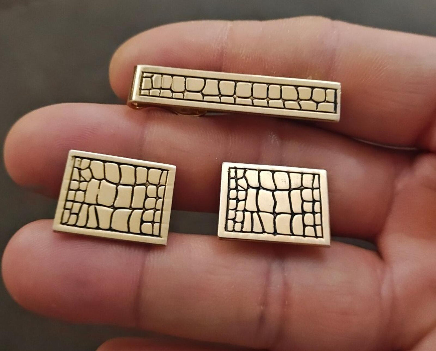 1960s Swank Lizard or Alligator Design Gold Tone Metal Cufflinks and Tie Bar Set