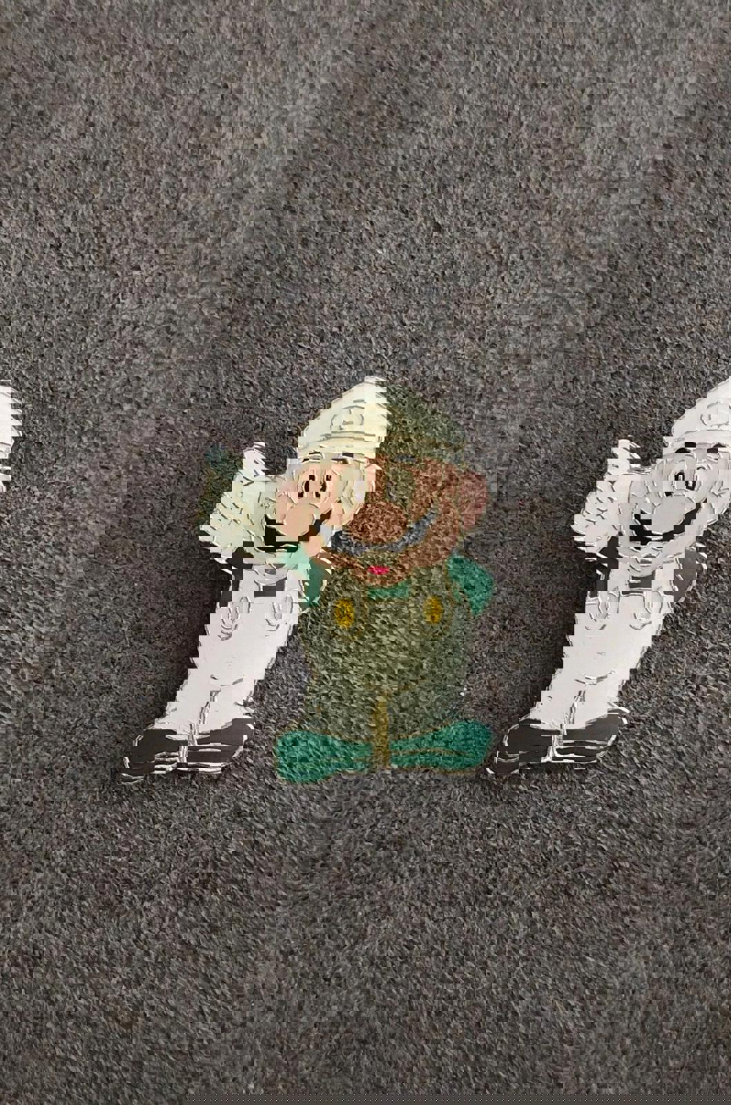 1988 Nintendo Super Mario Bros. Luigi Gold Tone Enamel Pin