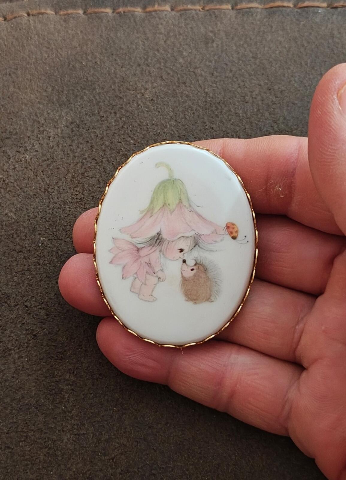 Super Cute 1970s Rare Hallmark Pixie Girl Cameo Gold Tone Brooch