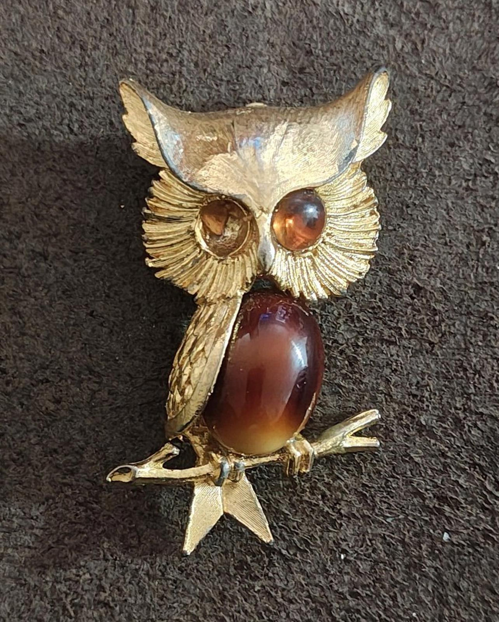 1960s Vintage Jelly Belly Gold Tone Brown Cabochon Owl Pin