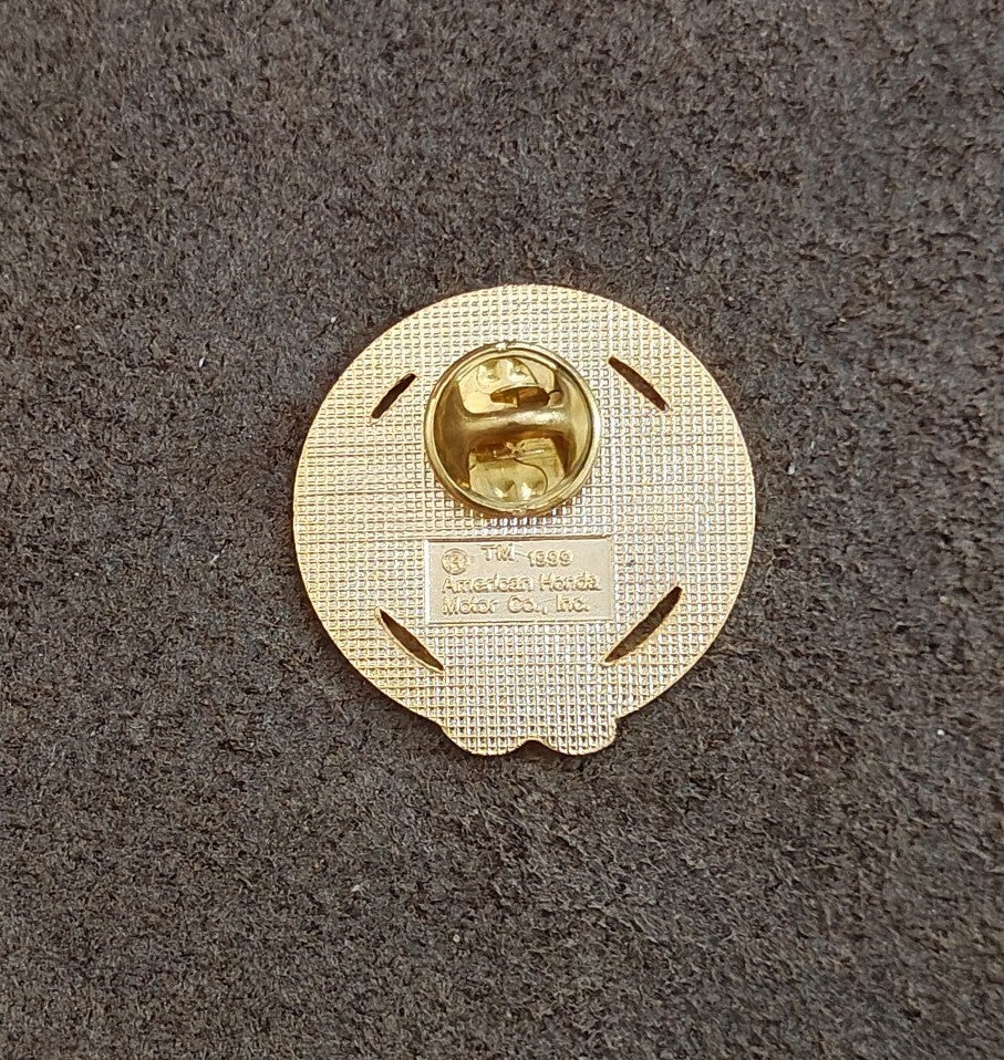 1999 The Great Smoky Mountains 1999 Honda Hoot Event Gold Tone Pin.