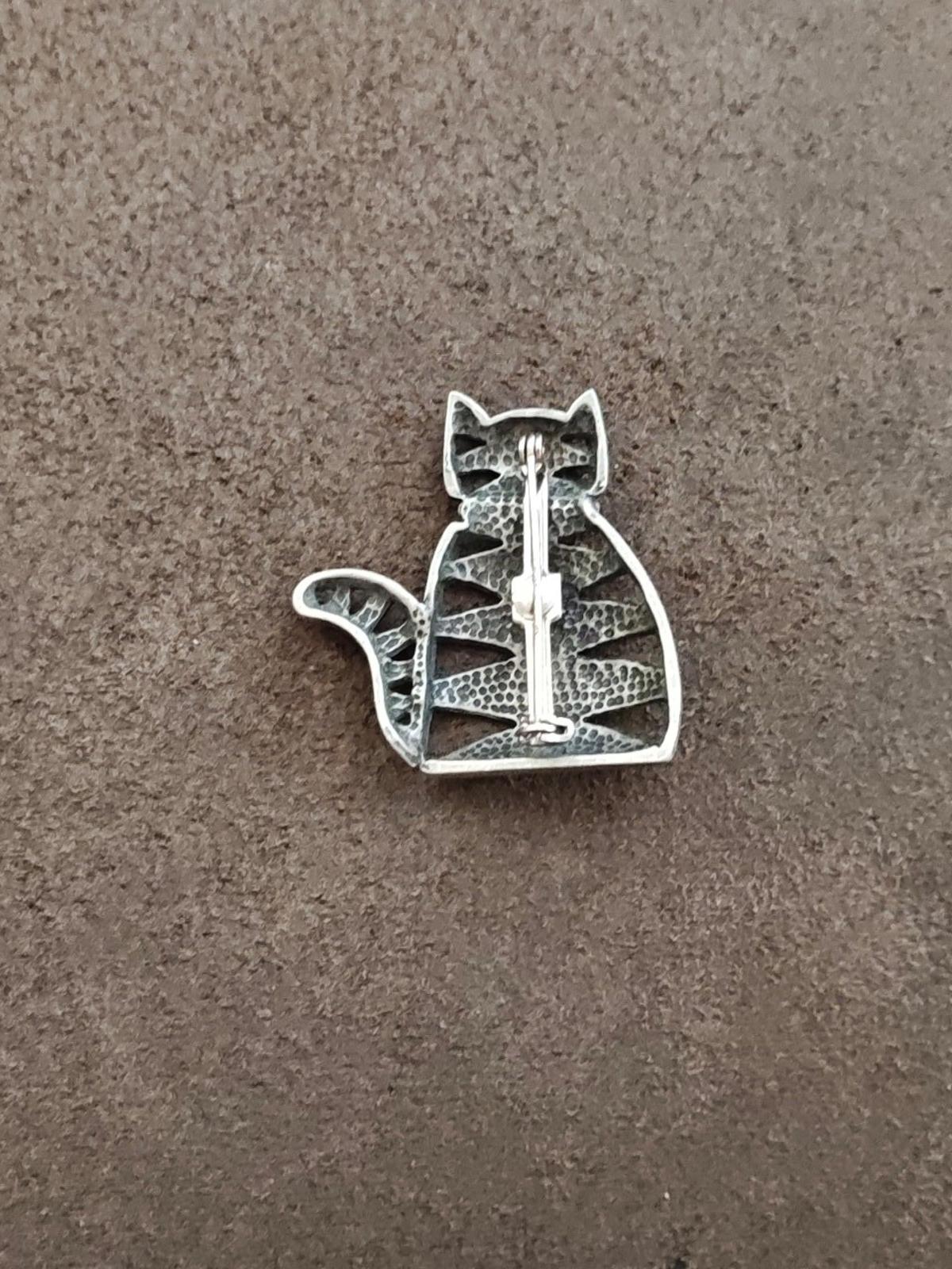 1980s Signed JJ (Jonette Jewelry) Pewter Cat Brooch