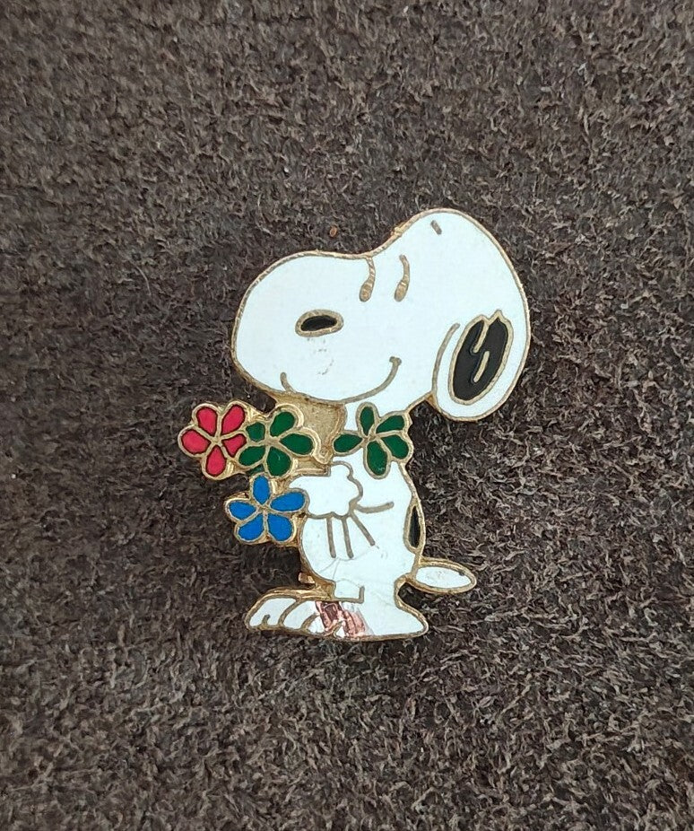 1970s Peanuts Snoopy Holding Bouquet of Flowers Cloisonné Gold Tone Enamel Pin