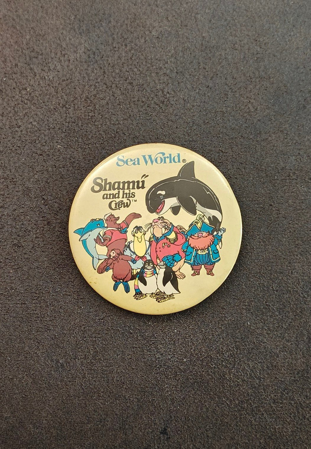 1970’s Sea World Shamu and his Crew" Pinbutton