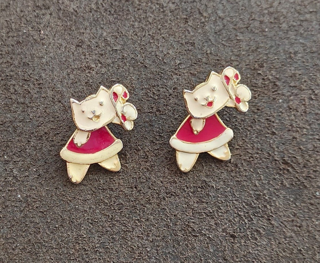 1980s Signed AIM Gold Tone Enamel Christmas Cat Stud Earrings