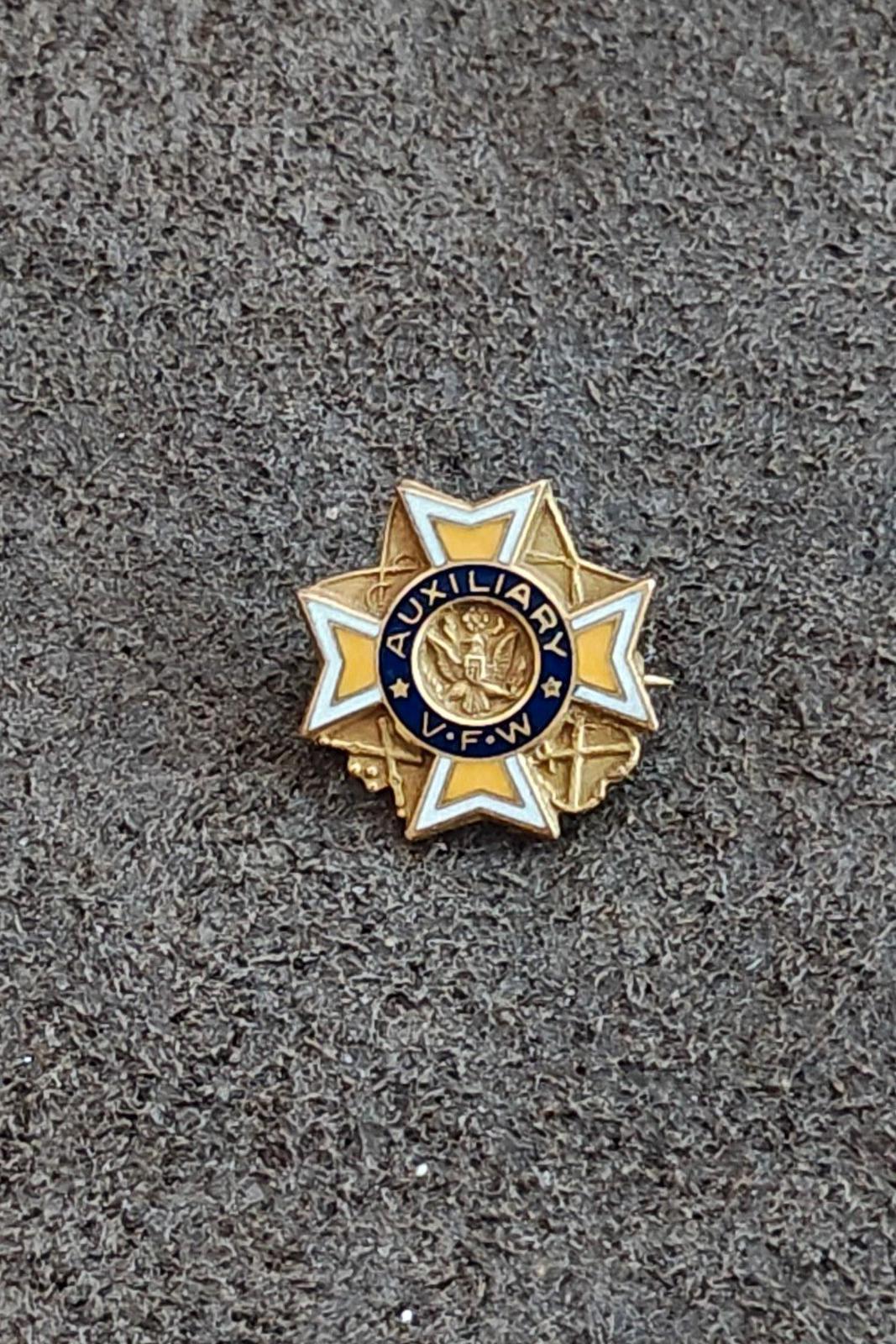 1940's Veterans Of Foreign Wars (VFW) Auxiliary Gold Tone Pin