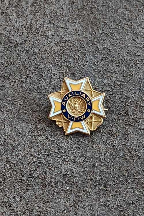 Gold tone VFW Auxiliary star badge pin with blue enamel center and emblem