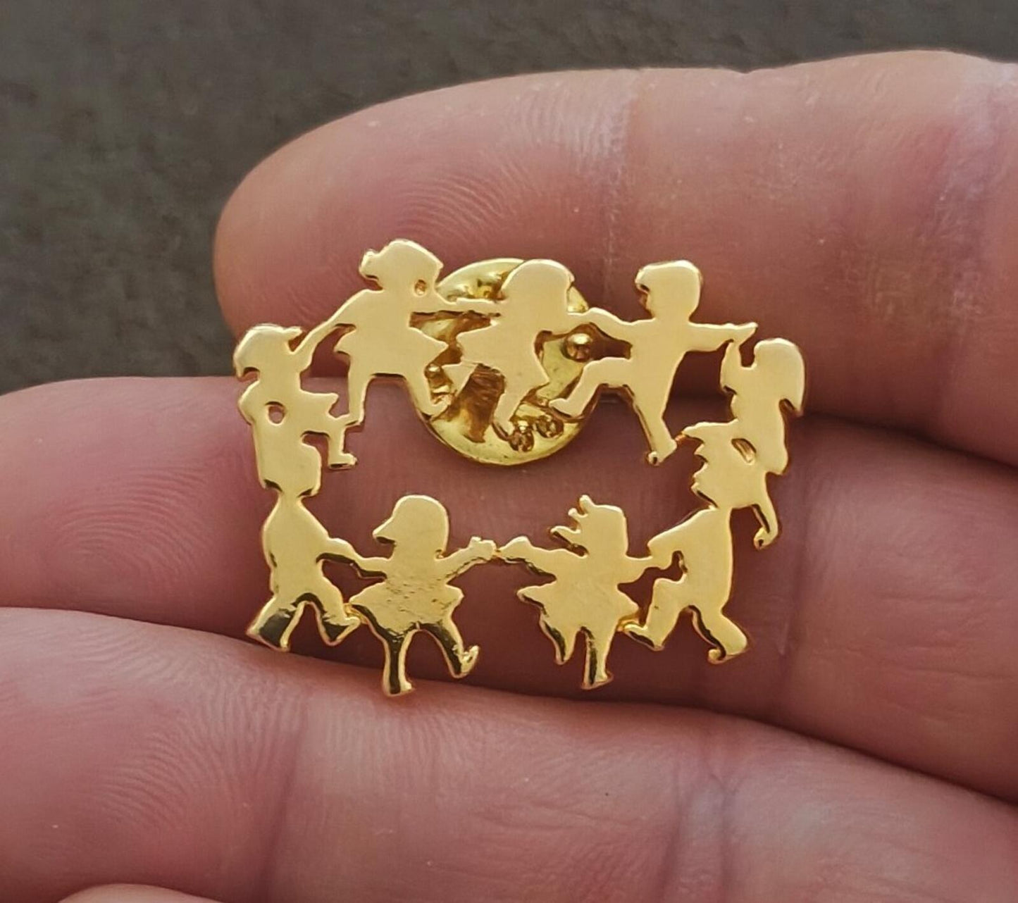 1990s Ring Around the Rosie Children Pin